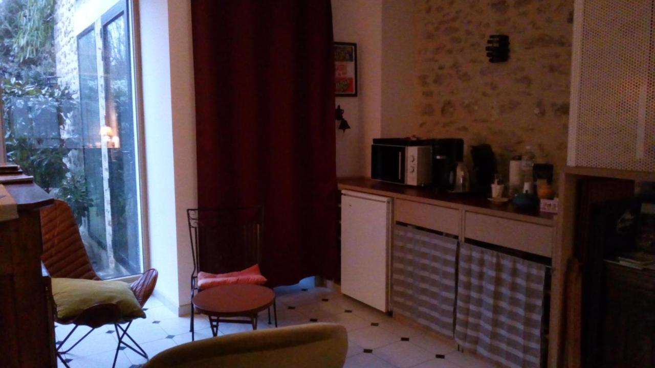 Le Nid D'Hirondelles Panzió Perthes-en-Gatinais Kültér fotó